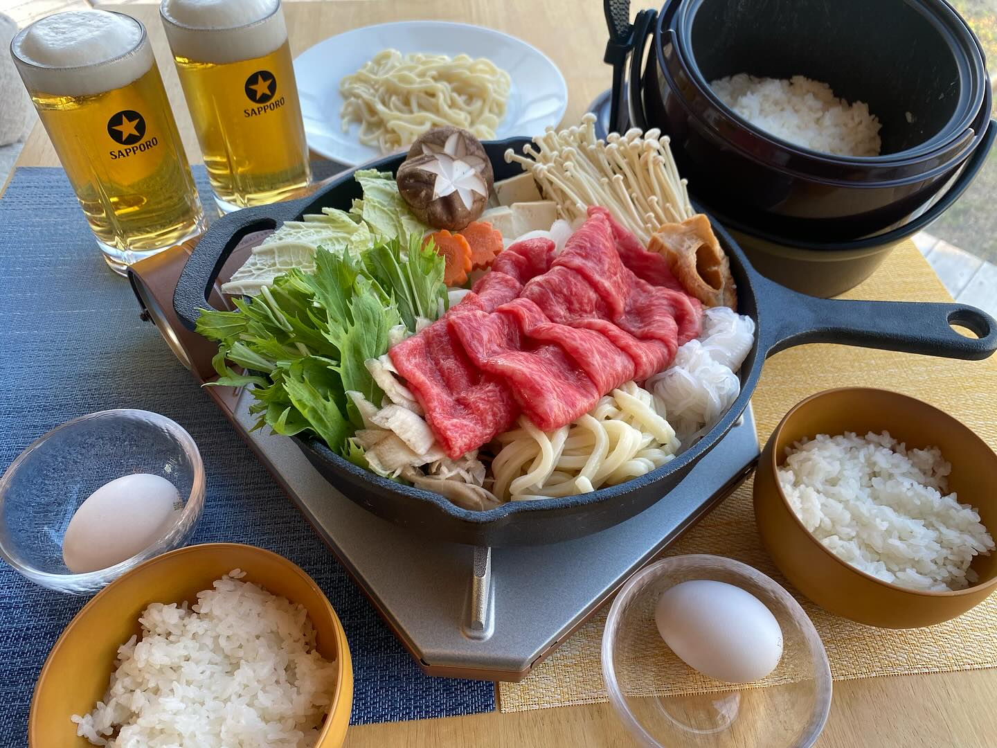 11月～〈米沢牛すき焼きプラン〉開始いたします️冬期間でもグランピングを楽しめるプランとなっております！<br />
こだわりの食材をふんだんに使用したすき焼きをメインとした夕食、手軽にアウトドア気分が楽しめる朝食の1泊2食付プラン️アルコールを含むドリンクも全て料金に含まれております️【夕食メニュー内容】・米沢牛すき焼き鍋・つや姫のご飯・小鉢1品(うどん)【朝食メニュー内容】・ハムチーズホットサンド・サラダ・スープ暖かいお部屋で秋冬のグランピングをお楽しみ下さい━━━━━━━━━━━━━━━︎基本情報🏕RURALGLAM SOLASITA （ルーラグランソラシタ）〒992-0118 山形県米沢市上新田23440238-20-5525 (受付時間 8:00～18:00)️無料駐車場あり米沢駅から車で15分‍♀️置賜駅から徒歩で12分🐕お子様連れ、愛犬連れ大歓迎‍♀️━━━━━━━━━━━━━━━#ruralglamsolasita #ルーラグランソラシタ #グランピングキャンプ #山形グランピング #米沢グランピング #東北グランピング #グランピングbbq #グランピング施設 #ペット宿泊可 #グランピングおすすめ #ファミリーグランピング #ドームテント #日帰りキャンプ #日帰りbbq #キャンプ体験 #米沢牛 #オールインクルーシブ #思い出 #山形県 #米沢市 #高畠町 #山形旅行 #米沢旅行 #子連れ旅行 #愛犬と旅行 #冬景色 #冬キャンプ #冬グランピング #すき焼き #米沢牛 #米沢牛すき焼き